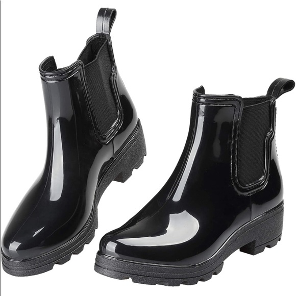 Steve Madden Shoes - •black rain boots•